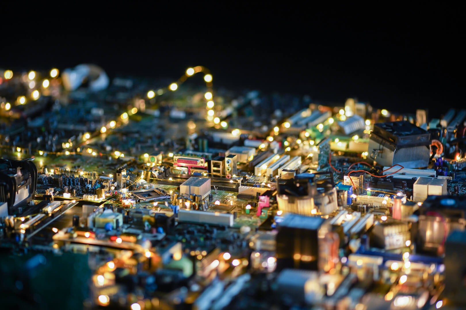 DIDYSIS SPROGIMAS | Klaipėdos lėlių teatras (LT)