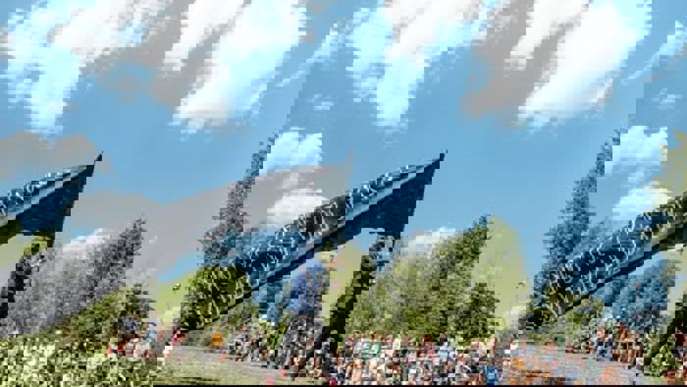 Scenos konTEKSTAI: RŪKAS TARP MŪSŲ: APIE GYVYBES, KURIŲ NEMOKAME GIRDĖTI