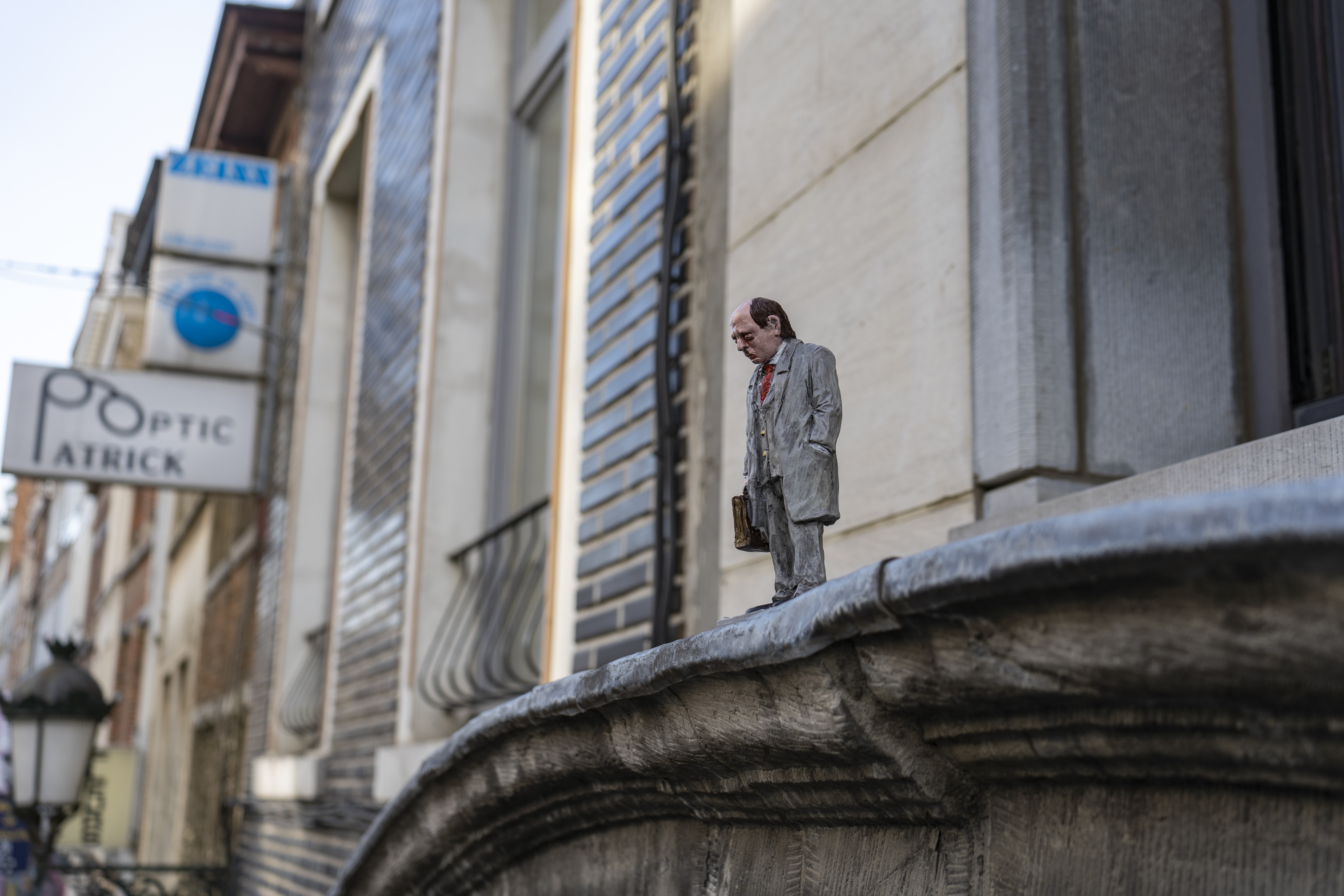 CEMENT ECLIPSES PROJECT | Isaac Cordal (ESP)